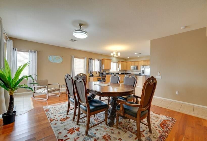 Peoria Home W/ Hot Tub ~ 8 Mi To Sports Complex!