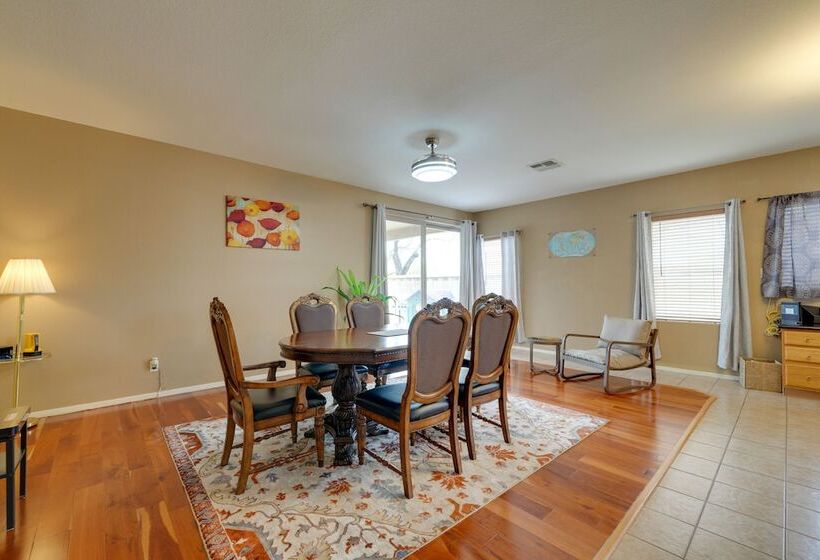 Peoria Home W/ Hot Tub ~ 8 Mi To Sports Complex!