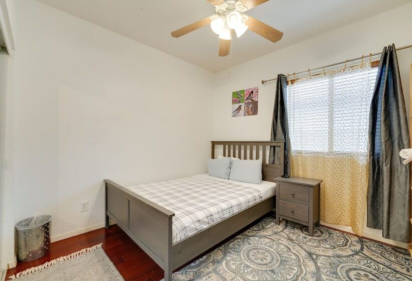 Peoria Home W/ Hot Tub ~ 8 Mi To Sports Complex!