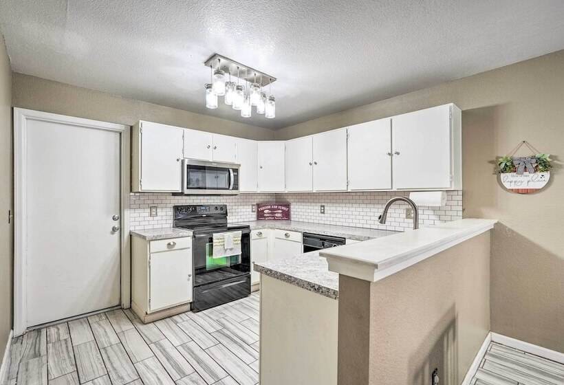 Peoria Home W/ Patio, 2 Mi To Sports Complex!