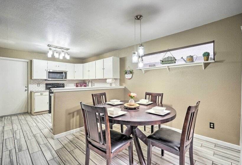 Peoria Home W/ Patio, 2 Mi To Sports Complex!