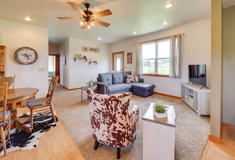 Peshtigo Dairy Farm Escape: Fire Pit, Grills!