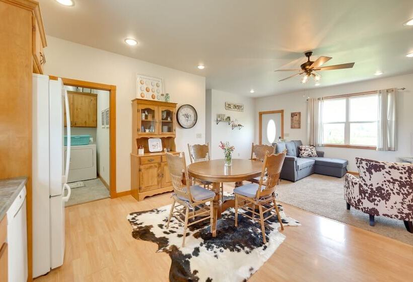 Peshtigo Dairy Farm Escape: Fire Pit, Grills!