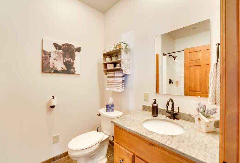 Peshtigo Dairy Farm Escape: Fire Pit, Grills!