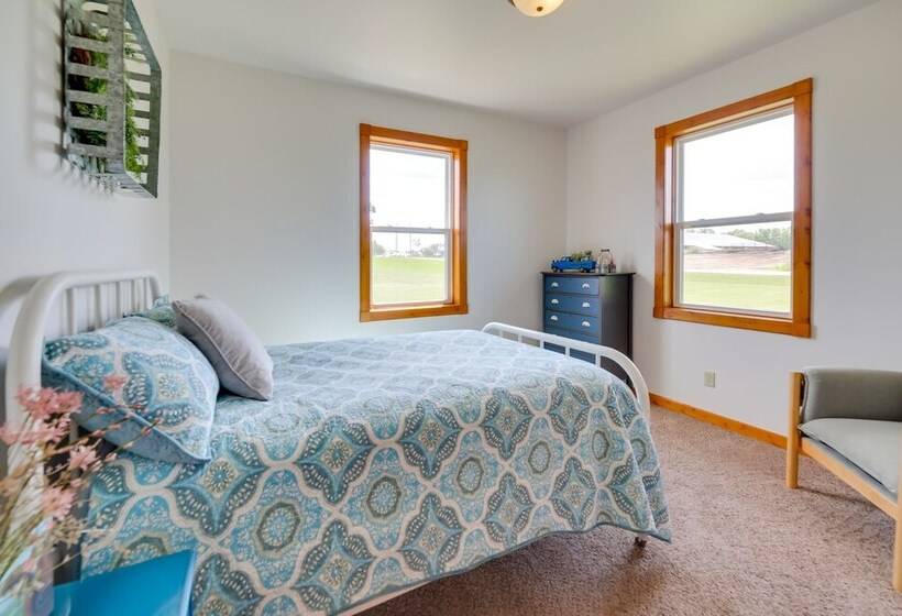 Peshtigo Dairy Farm Escape: Fire Pit, Grills!