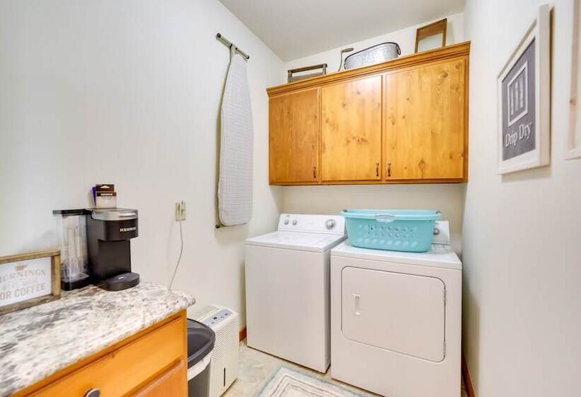 Peshtigo Dairy Farm Escape: Fire Pit, Grills!