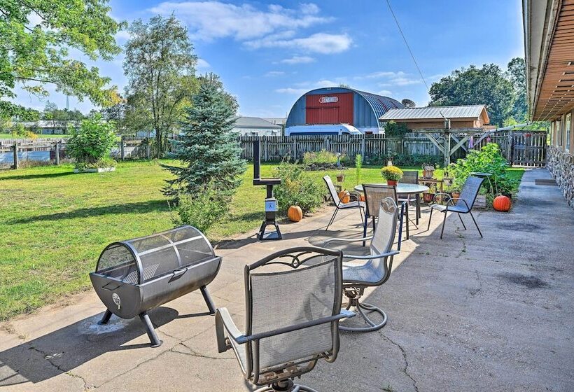 Pet Friendly Amherst Earth Home Near Downtown