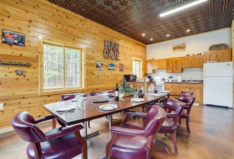 Pet Friendly Cabin Retreat: Walk To Lake Pepin!