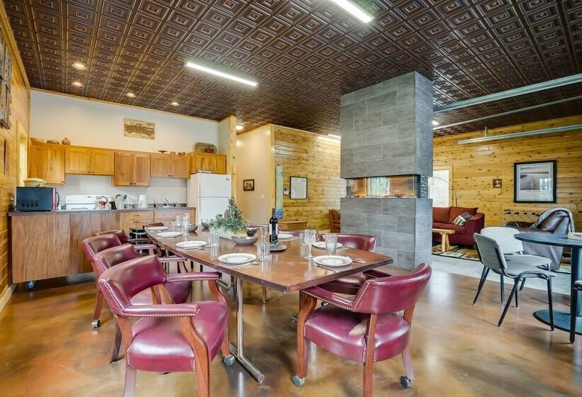 Pet Friendly Cabin Retreat: Walk To Lake Pepin!