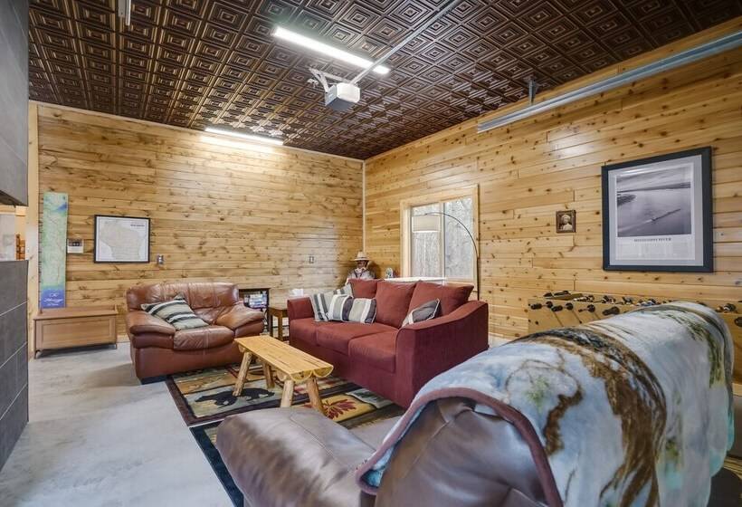 Pet Friendly Cabin Retreat: Walk To Lake Pepin!