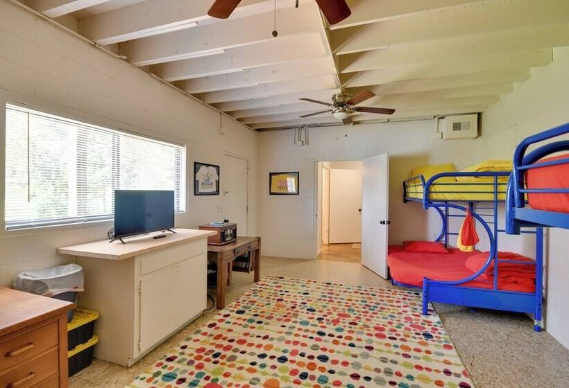 Pet Friendly Cabin W/ Dock On Lake Martin!