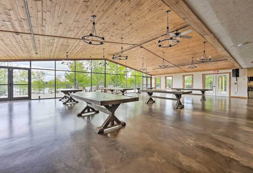 Pet Friendly Cassoplis Cabin, Close To Parks!