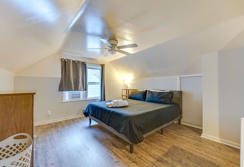 Pet Friendly Dearborn Home < 2 Mi To Downtown!