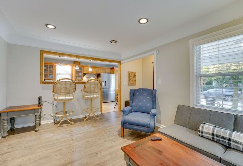 Pet Friendly Dearborn Home < 2 Mi To Downtown!