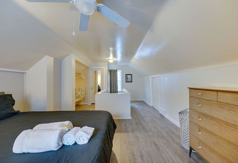 Pet Friendly Dearborn Home < 2 Mi To Downtown!