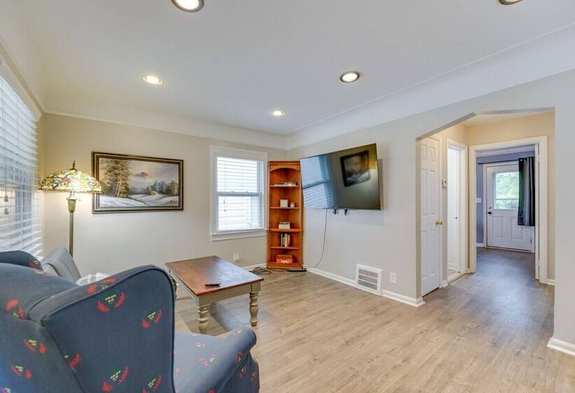 Pet Friendly Dearborn Home < 2 Mi To Downtown!
