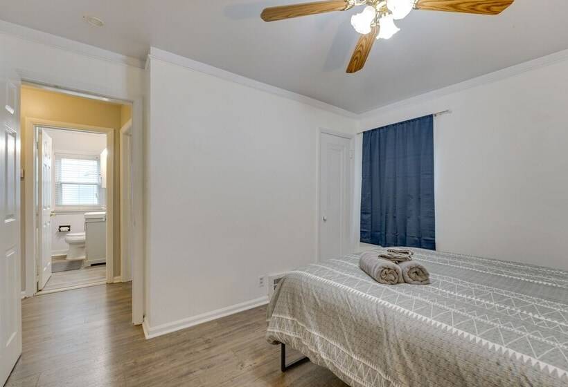 Pet Friendly Dearborn Home < 2 Mi To Downtown!