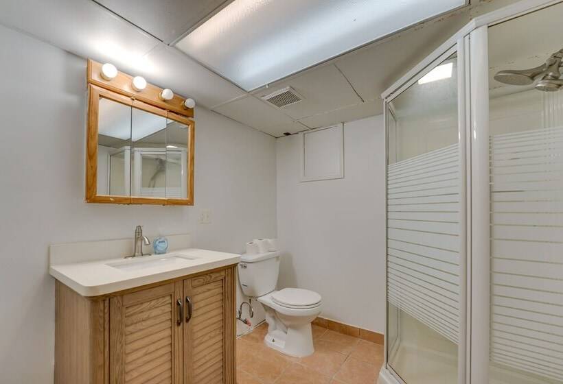 Pet Friendly Dearborn Home < 2 Mi To Downtown!