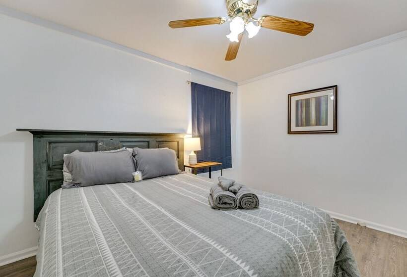 Pet Friendly Dearborn Home < 2 Mi To Downtown!