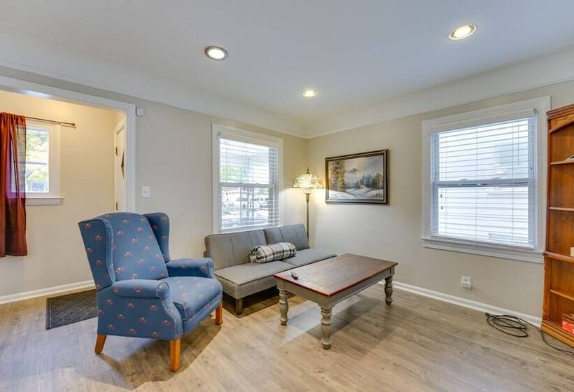 Pet Friendly Dearborn Home < 2 Mi To Downtown!