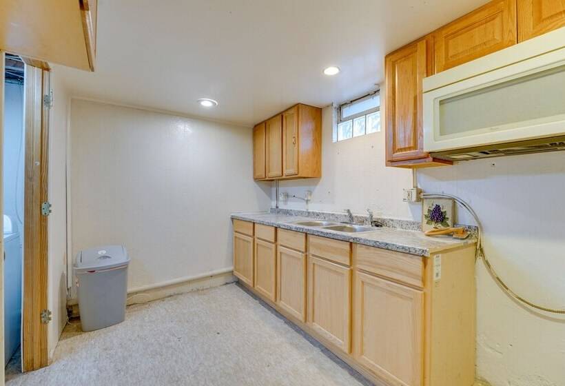 Pet Friendly Dearborn Home < 2 Mi To Downtown!