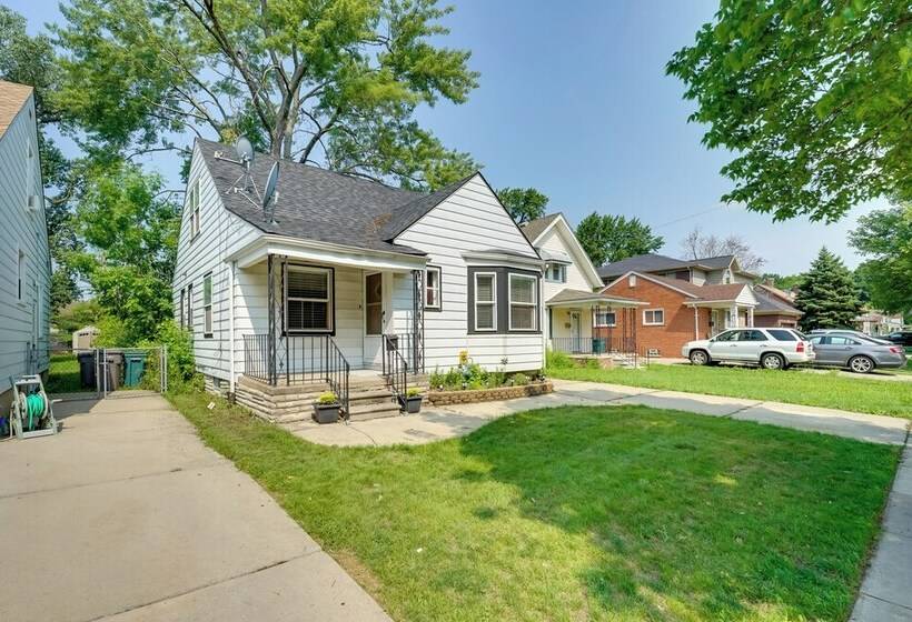 Pet Friendly Dearborn Home < 2 Mi To Downtown!