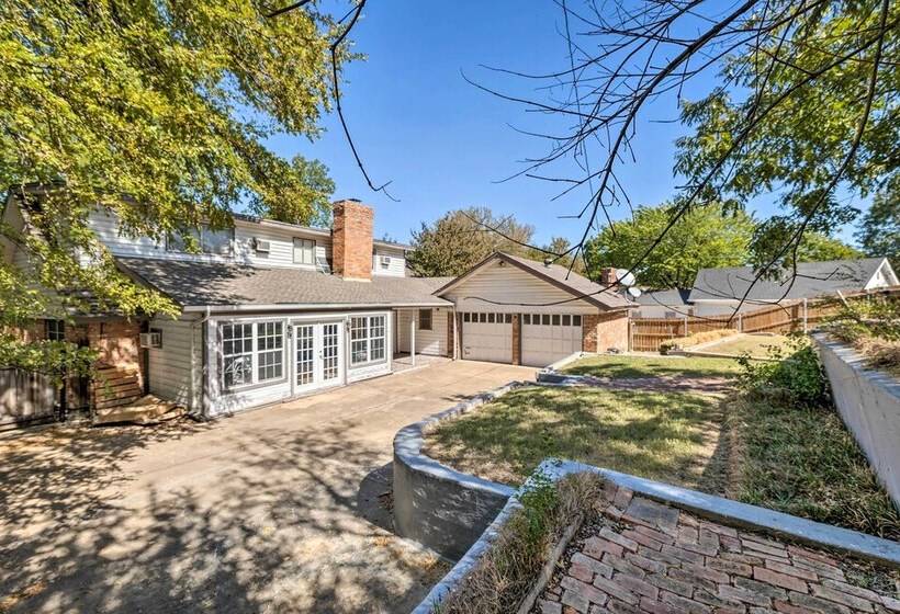 Pet Friendly Home ~ 6 Mi To Downtown Fort Worth!