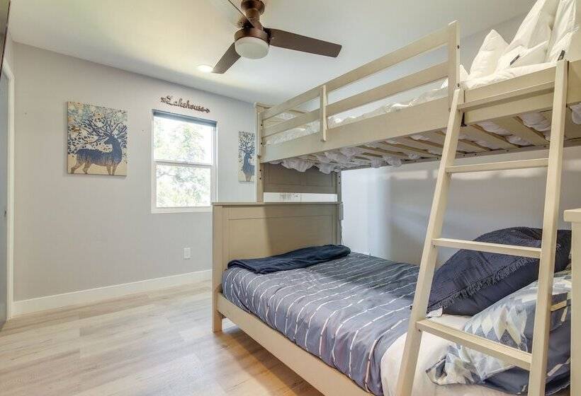 Lago Vista Vacation Rental W/ Fireplace!