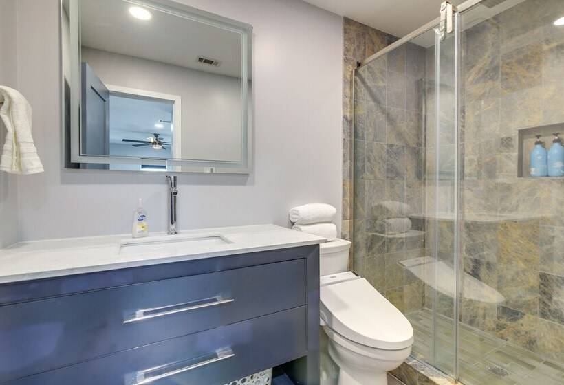 Lago Vista Vacation Rental W/ Fireplace!