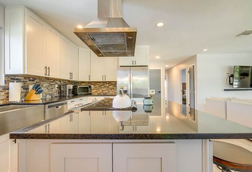 Lago Vista Vacation Rental W/ Fireplace!