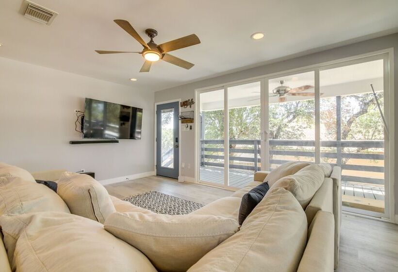 Lago Vista Vacation Rental W/ Fireplace!