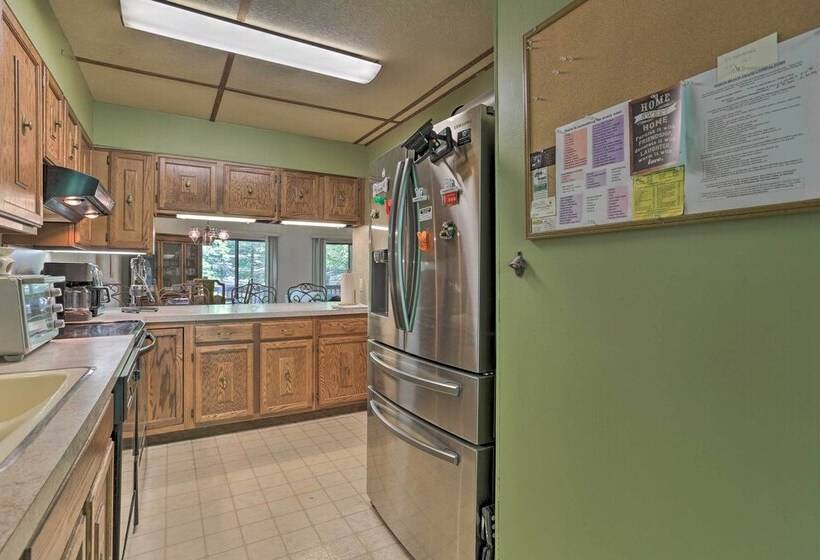 Dog Friendly Lake Ariel Resort Home W/ Deck!