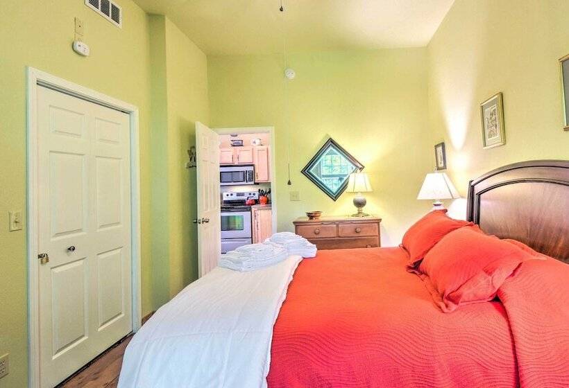 3 Mi To Museums: Smoky Mountains Cabin W/ Deck