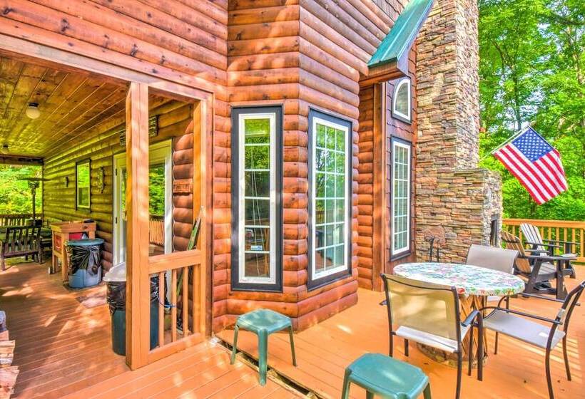 3 Mi To Museums: Smoky Mountains Cabin W/ Deck