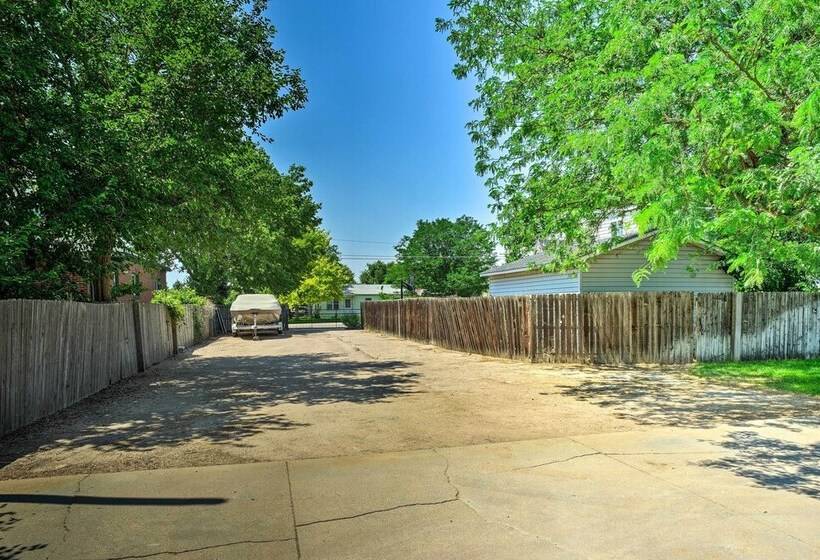 Pet Friendly Ogallala Home ~ 7 Mi To Lakefront!