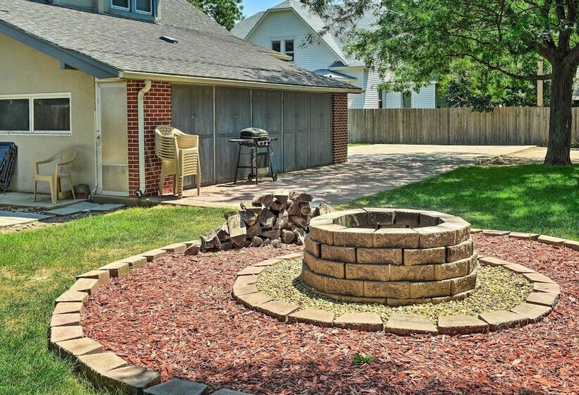Pet Friendly Ogallala Home ~ 7 Mi To Lakefront!