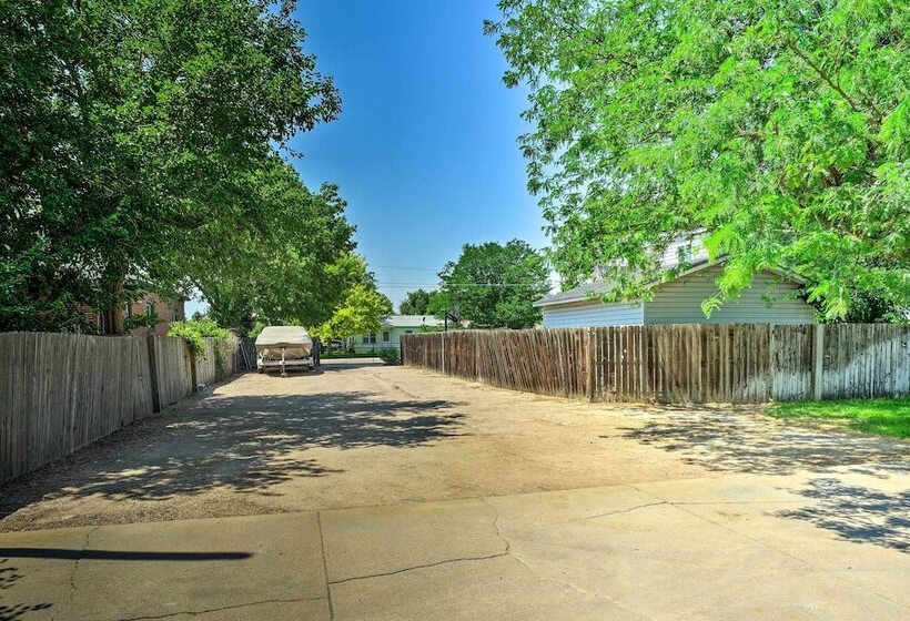Pet Friendly Ogallala Home ~ 7 Mi To Lakefront!