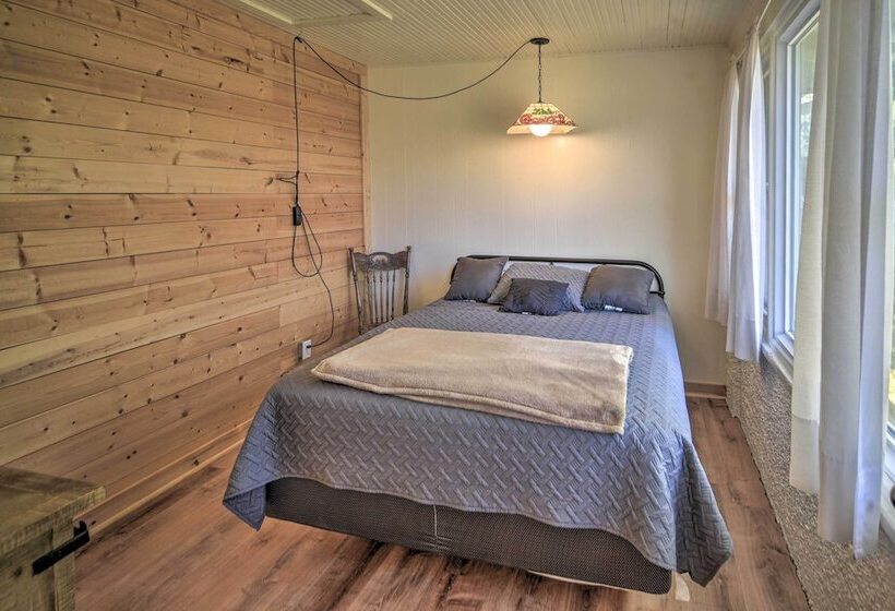 Pet Friendly Ogallala Home ~ 7 Mi To Lakefront!