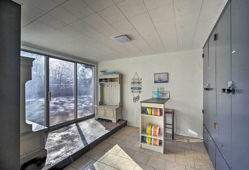 Pet Friendly Ogallala Home ~ 7 Mi To Lakefront!