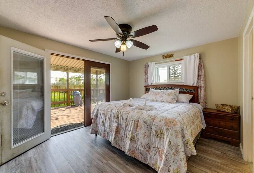 Pet Friendly Ohio Escape W/ Deck & Community Dock!