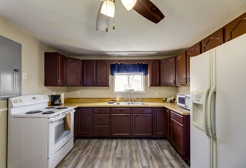 Pet Friendly Ohio Escape W/ Deck & Community Dock!