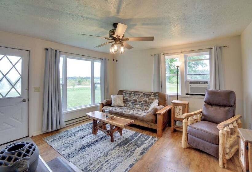 Pet Friendly & Peaceful Northern Michigan Gem