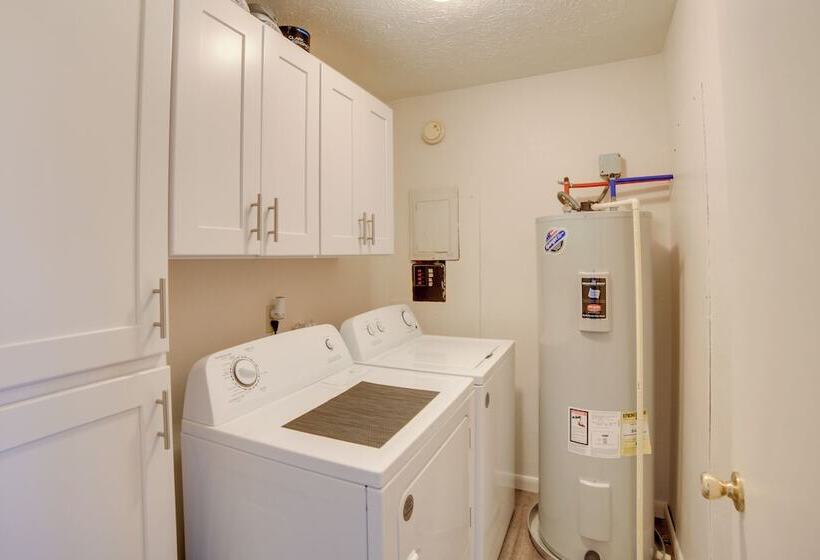 Pet Friendly & Peaceful Northern Michigan Gem