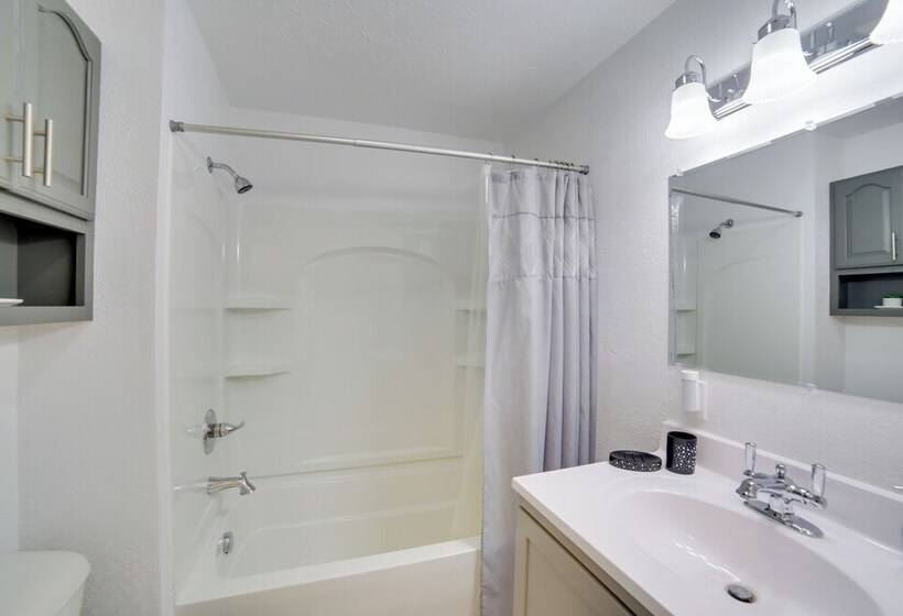 Pet Friendly & Peaceful Northern Michigan Gem