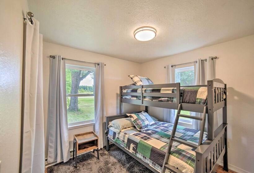 Pet Friendly & Peaceful Northern Michigan Gem