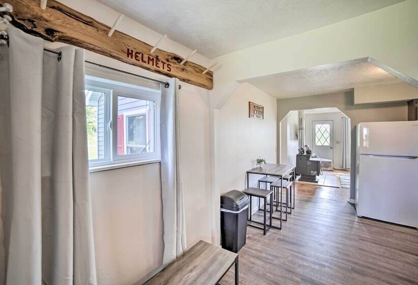 Pet Friendly & Peaceful Northern Michigan Gem