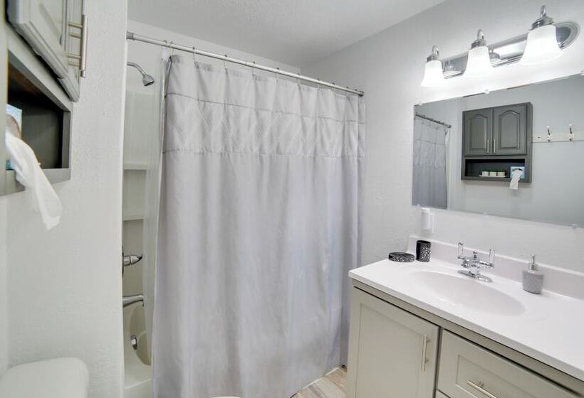 Pet Friendly & Peaceful Northern Michigan Gem