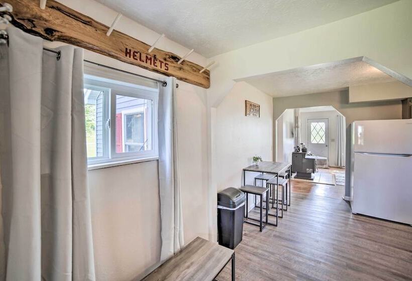 Pet Friendly & Peaceful Northern Michigan Gem