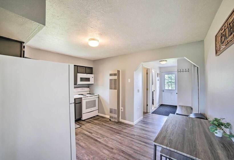 Pet Friendly & Peaceful Northern Michigan Gem