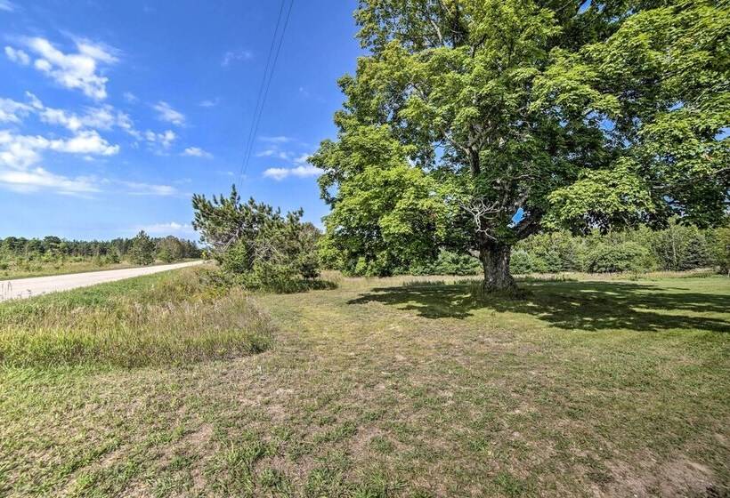 Pet Friendly & Peaceful Northern Michigan Gem